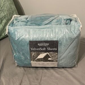 Berkshire VelvetSoft Sheets Set of 4 items, Full Size